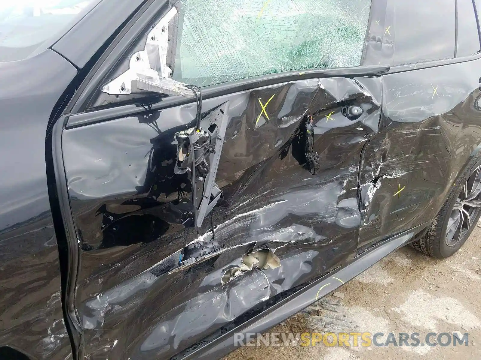 9 Photograph of a damaged car 5UXCR6C53KLL35296 BMW X5 2019