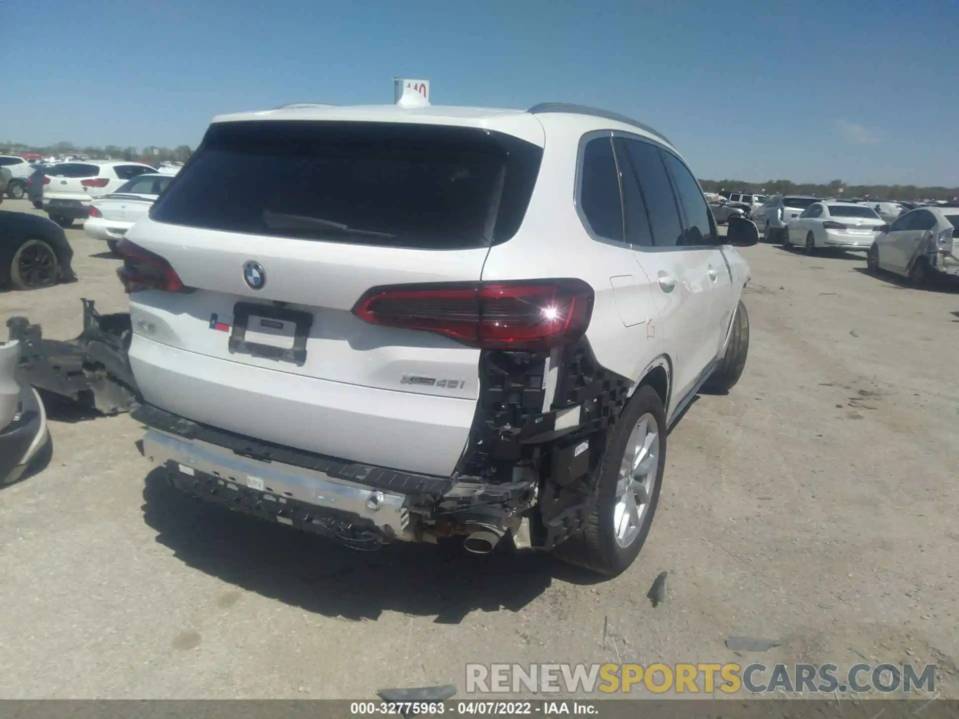 4 Photograph of a damaged car 5UXCR6C53KLL64572 BMW X5 2019