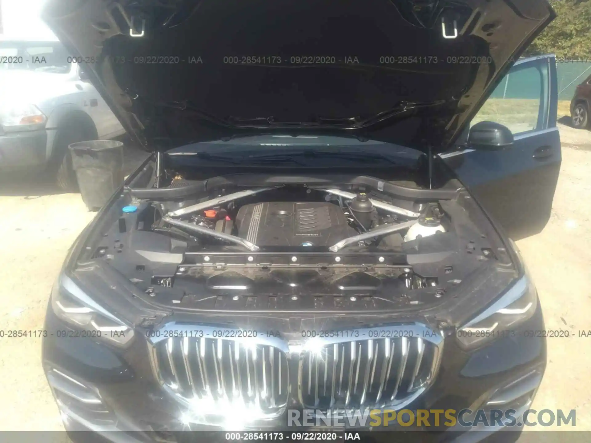 10 Photograph of a damaged car 5UXCR6C54KLL13419 BMW X5 2019