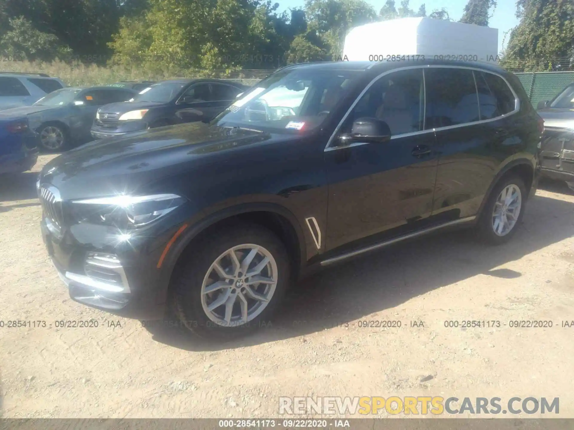 2 Фотография поврежденного автомобиля 5UXCR6C54KLL13419 BMW X5 2019