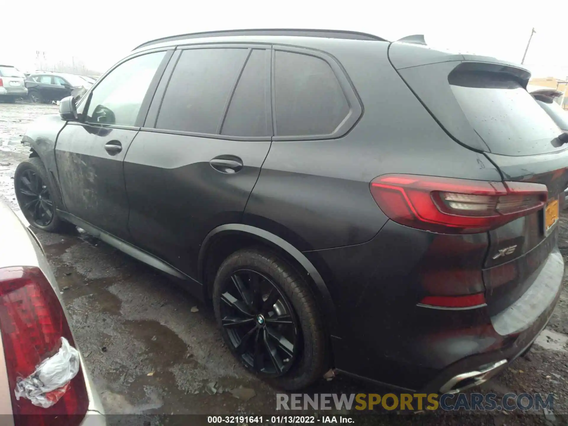 3 Photograph of a damaged car 5UXCR6C55KLK80575 BMW X5 2019