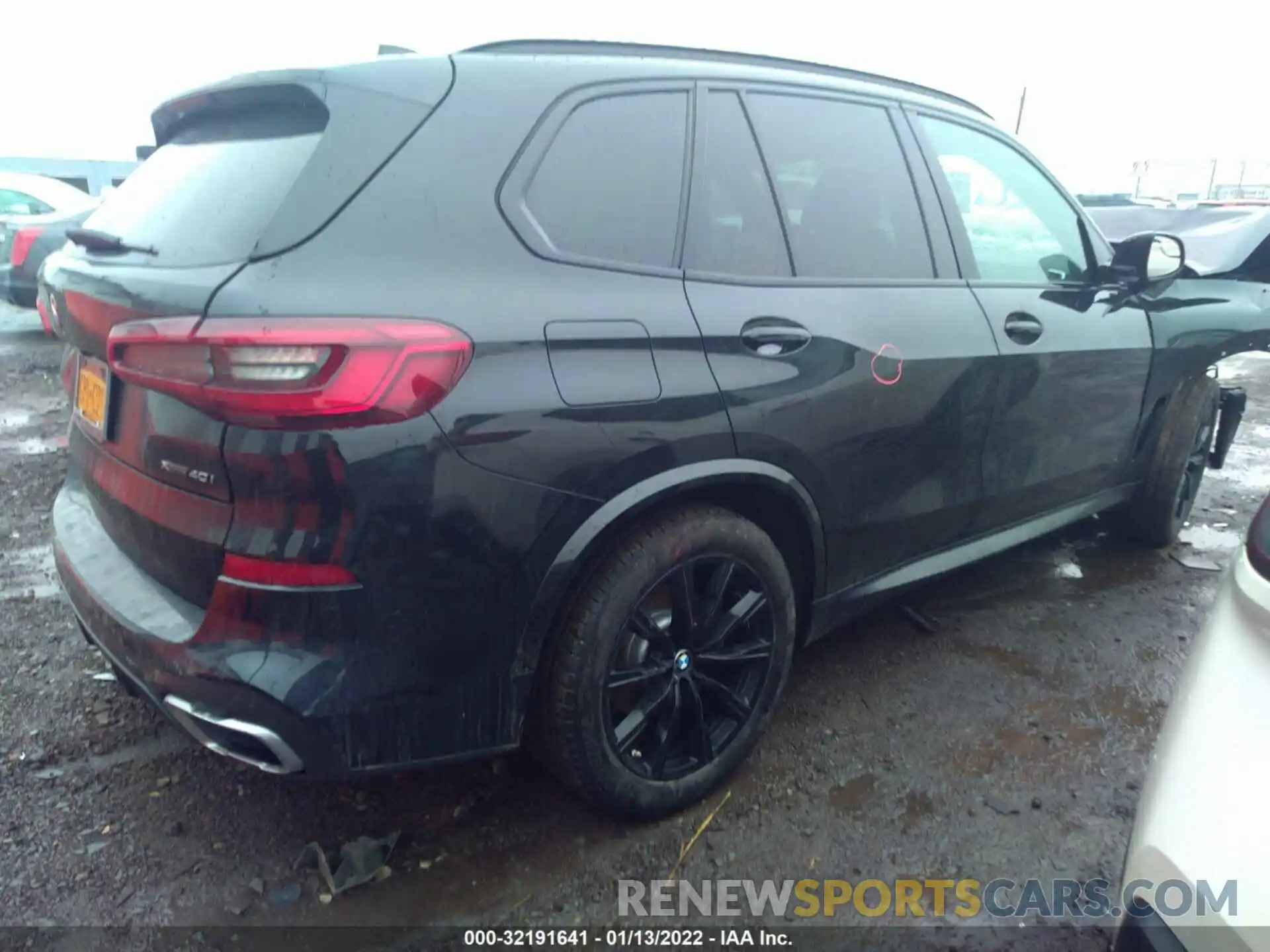 4 Photograph of a damaged car 5UXCR6C55KLK80575 BMW X5 2019