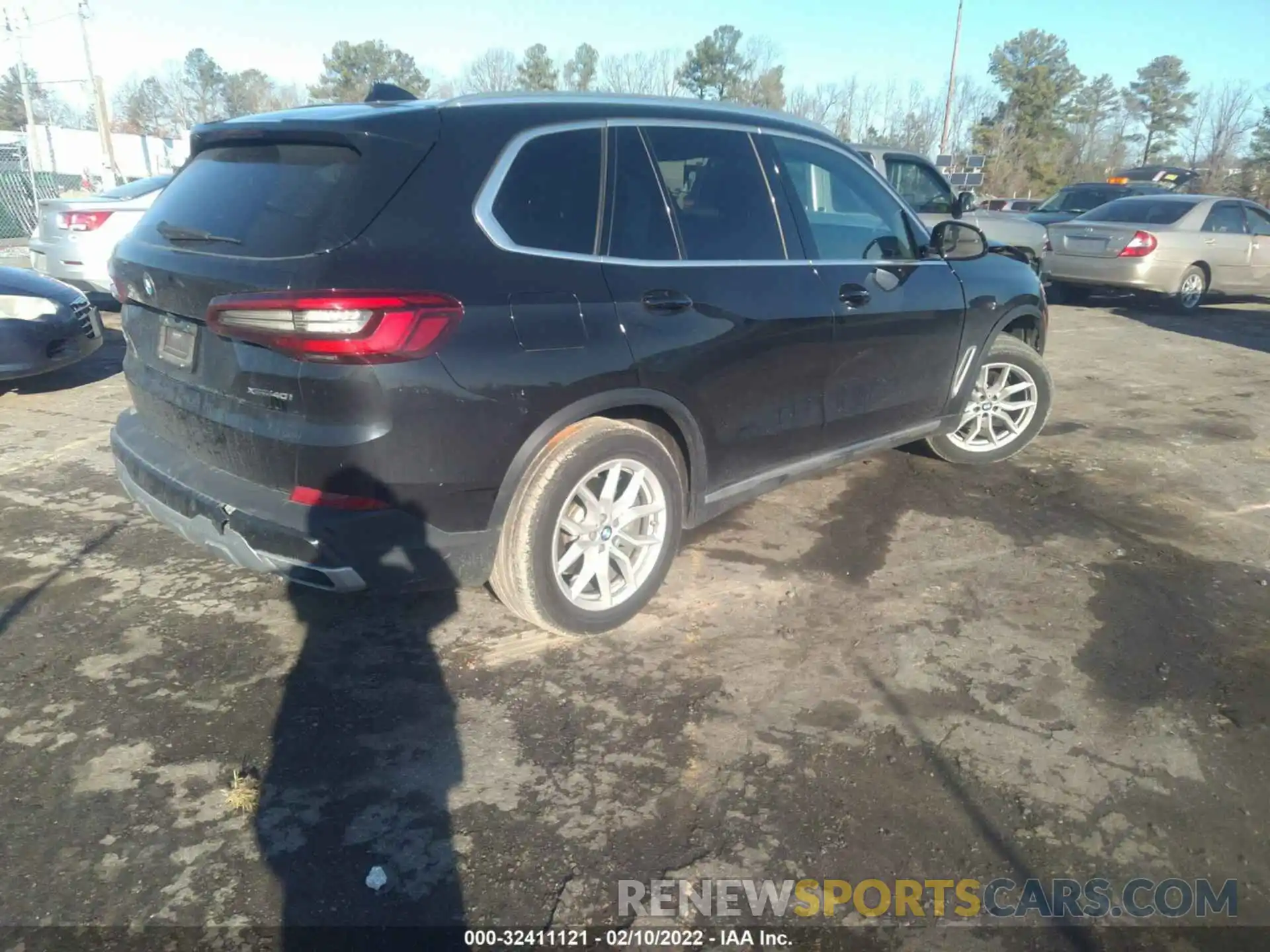 4 Photograph of a damaged car 5UXCR6C55KLL09167 BMW X5 2019