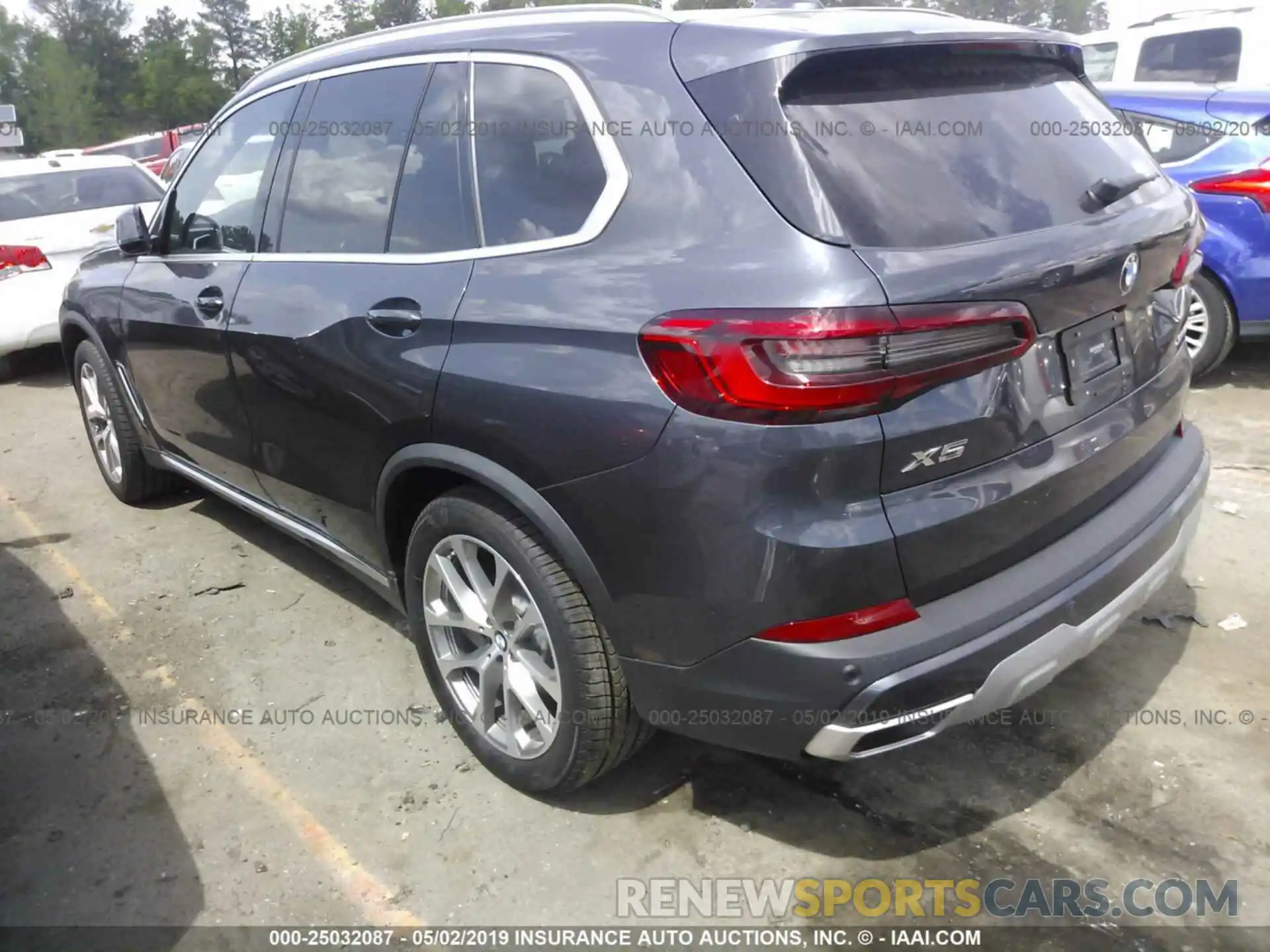 3 Photograph of a damaged car 5UXCR6C55KLL09976 BMW X5 2019