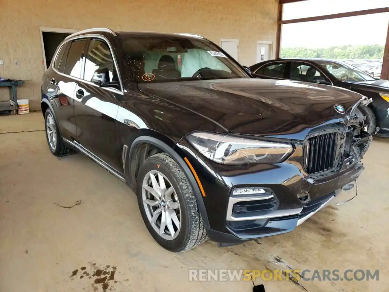 1 Фотография поврежденного автомобиля 5UXCR6C55KLL10061 BMW X5 2019