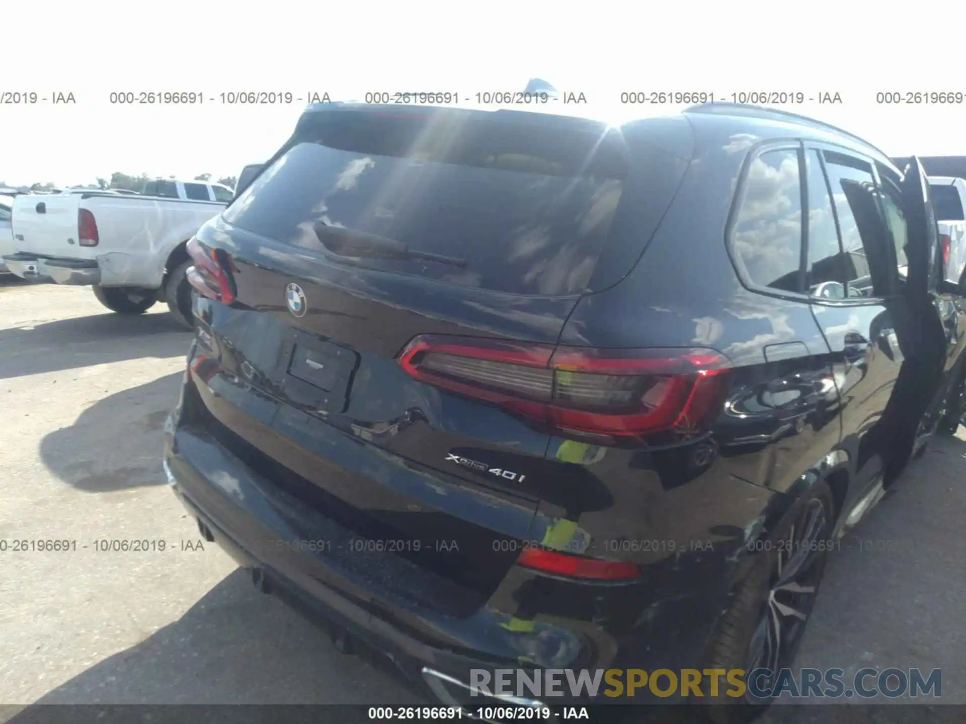 4 Photograph of a damaged car 5UXCR6C55KLL22274 BMW X5 2019