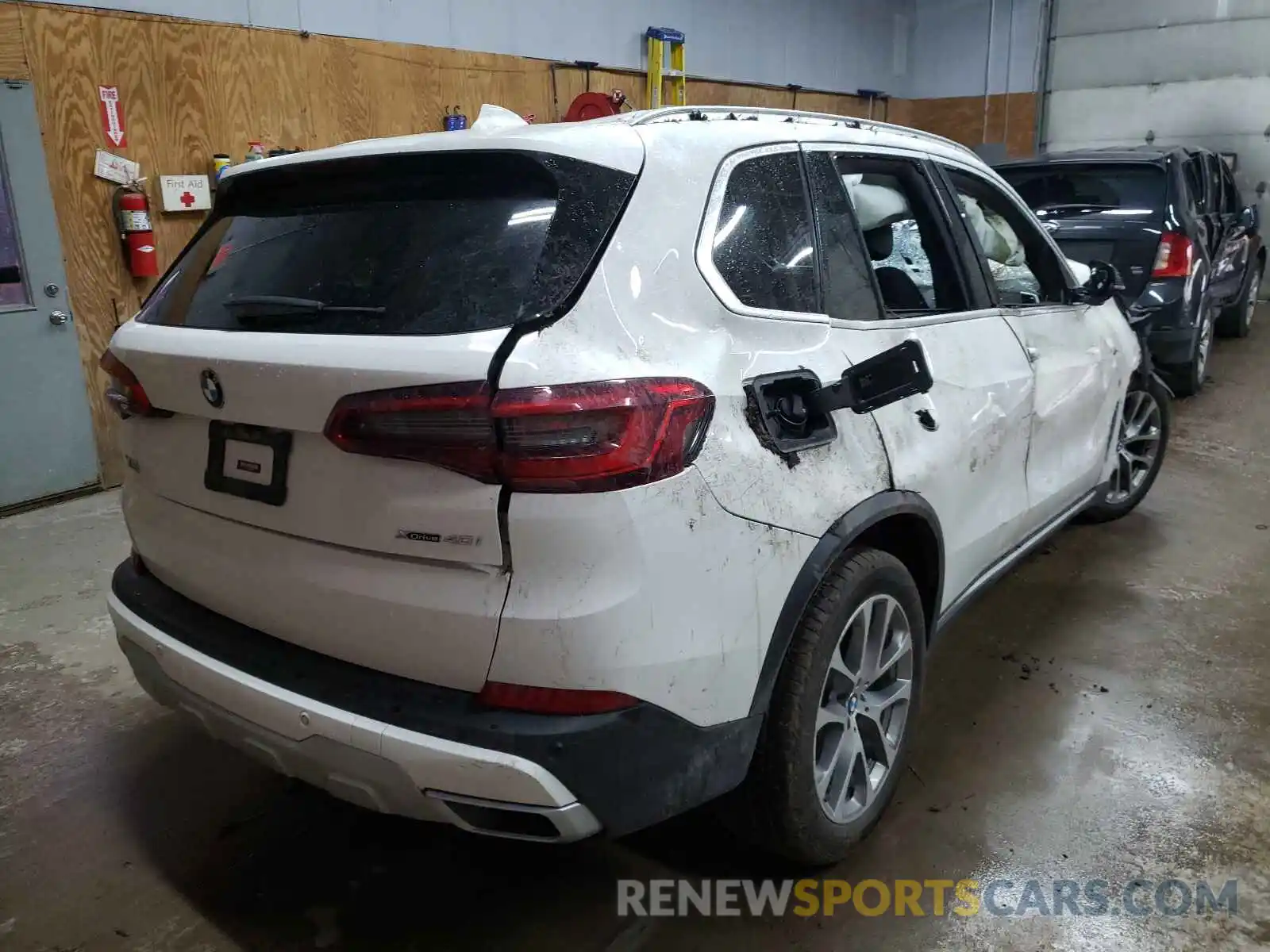 4 Photograph of a damaged car 5UXCR6C55KLL37843 BMW X5 2019