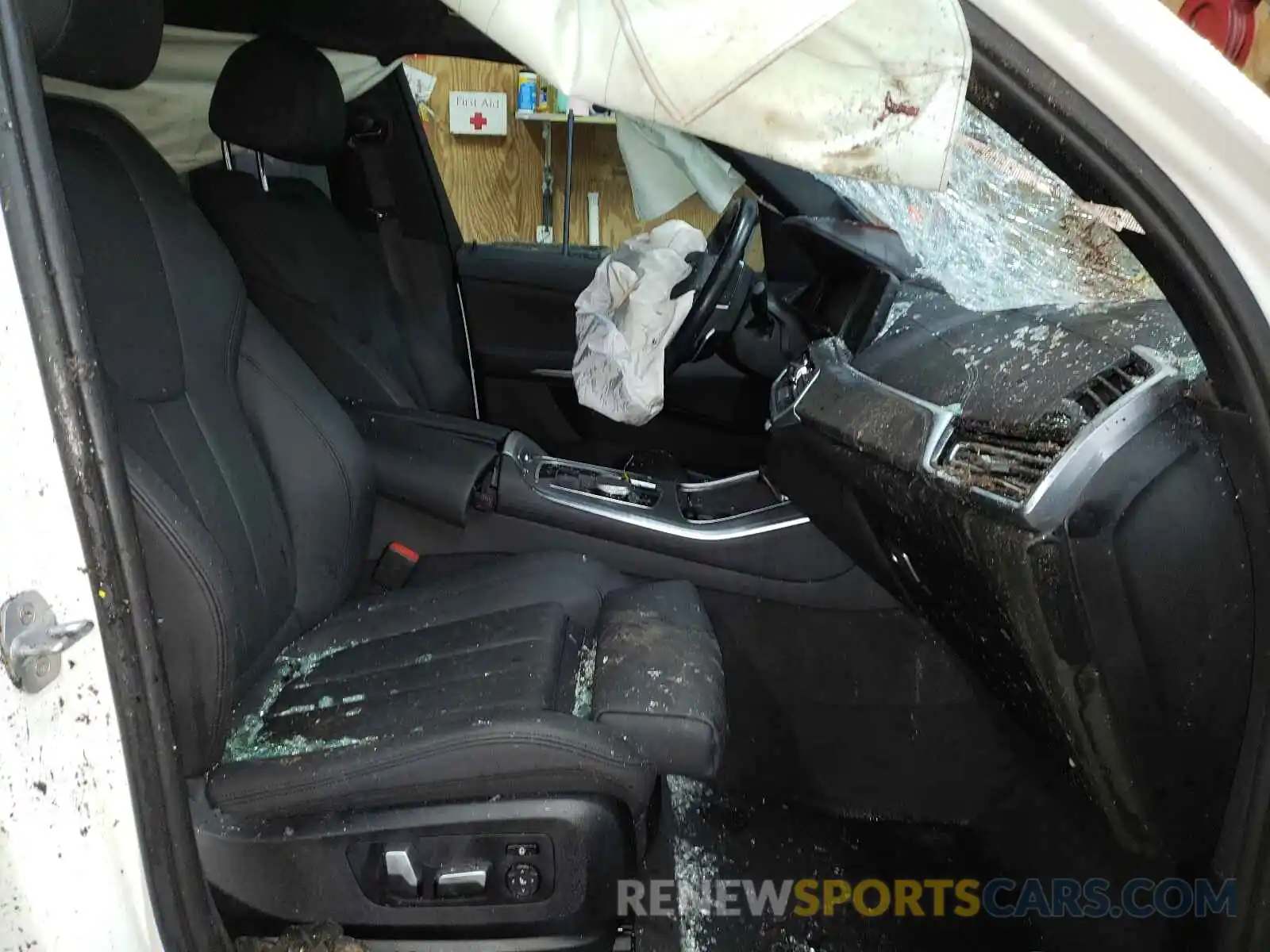 5 Photograph of a damaged car 5UXCR6C55KLL37843 BMW X5 2019