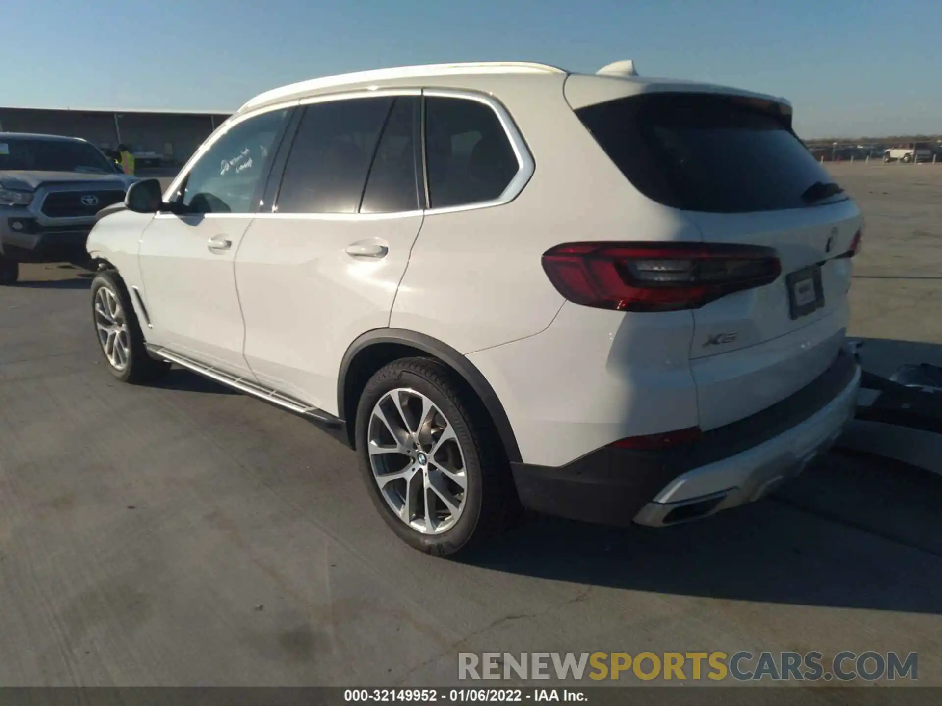 3 Фотография поврежденного автомобиля 5UXCR6C55KLL62824 BMW X5 2019