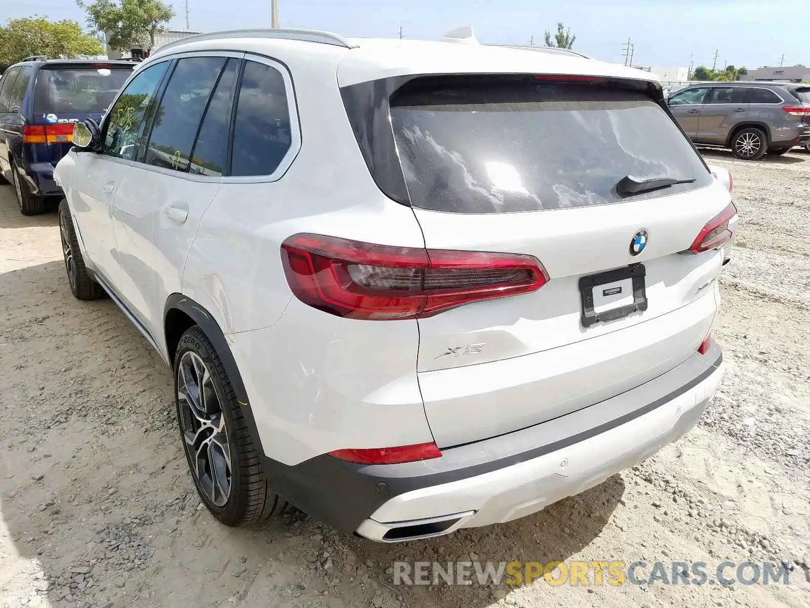 3 Photograph of a damaged car 5UXCR6C55KLL63682 BMW X5 2019