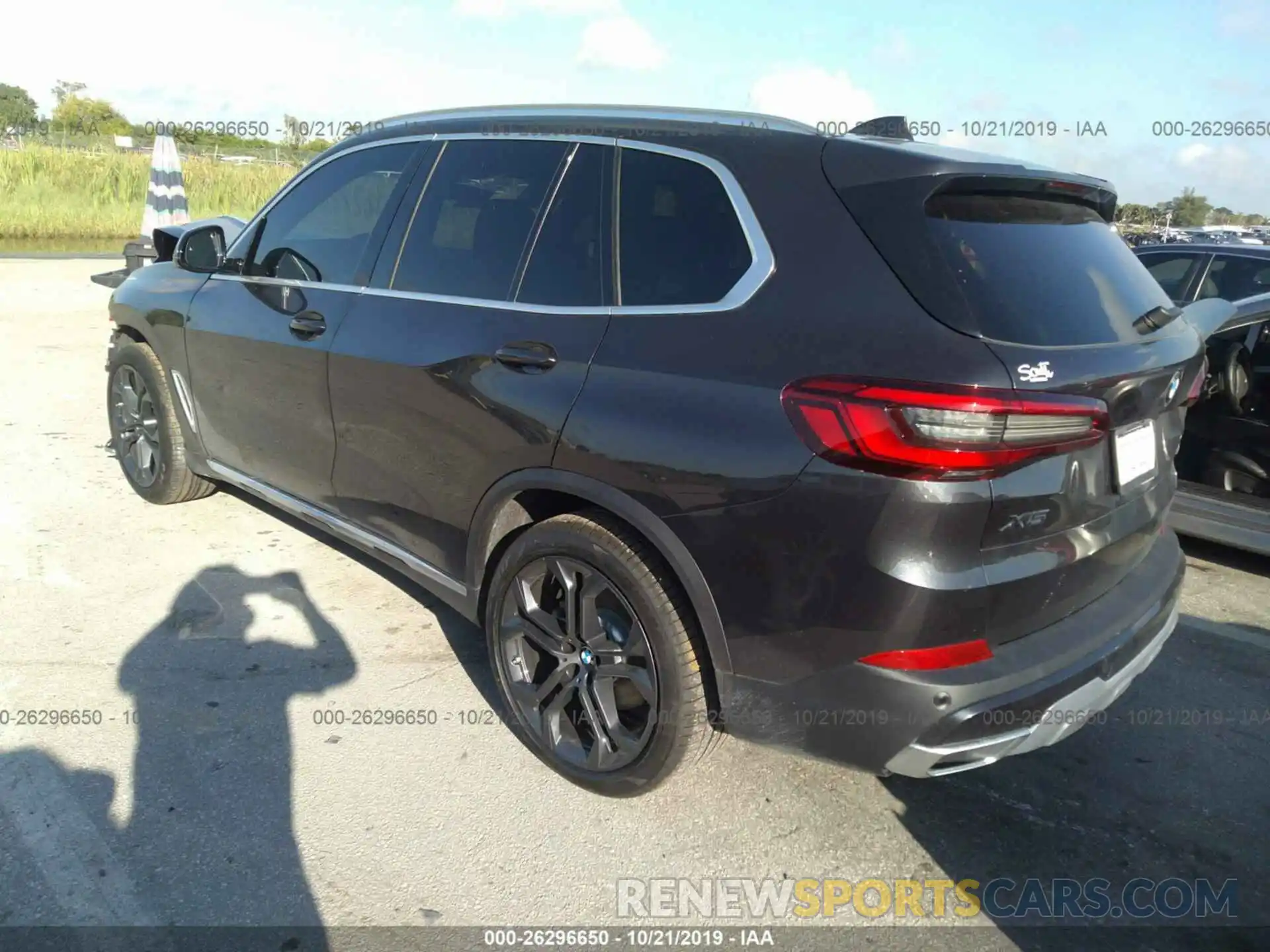 3 Photograph of a damaged car 5UXCR6C55KLL64525 BMW X5 2019