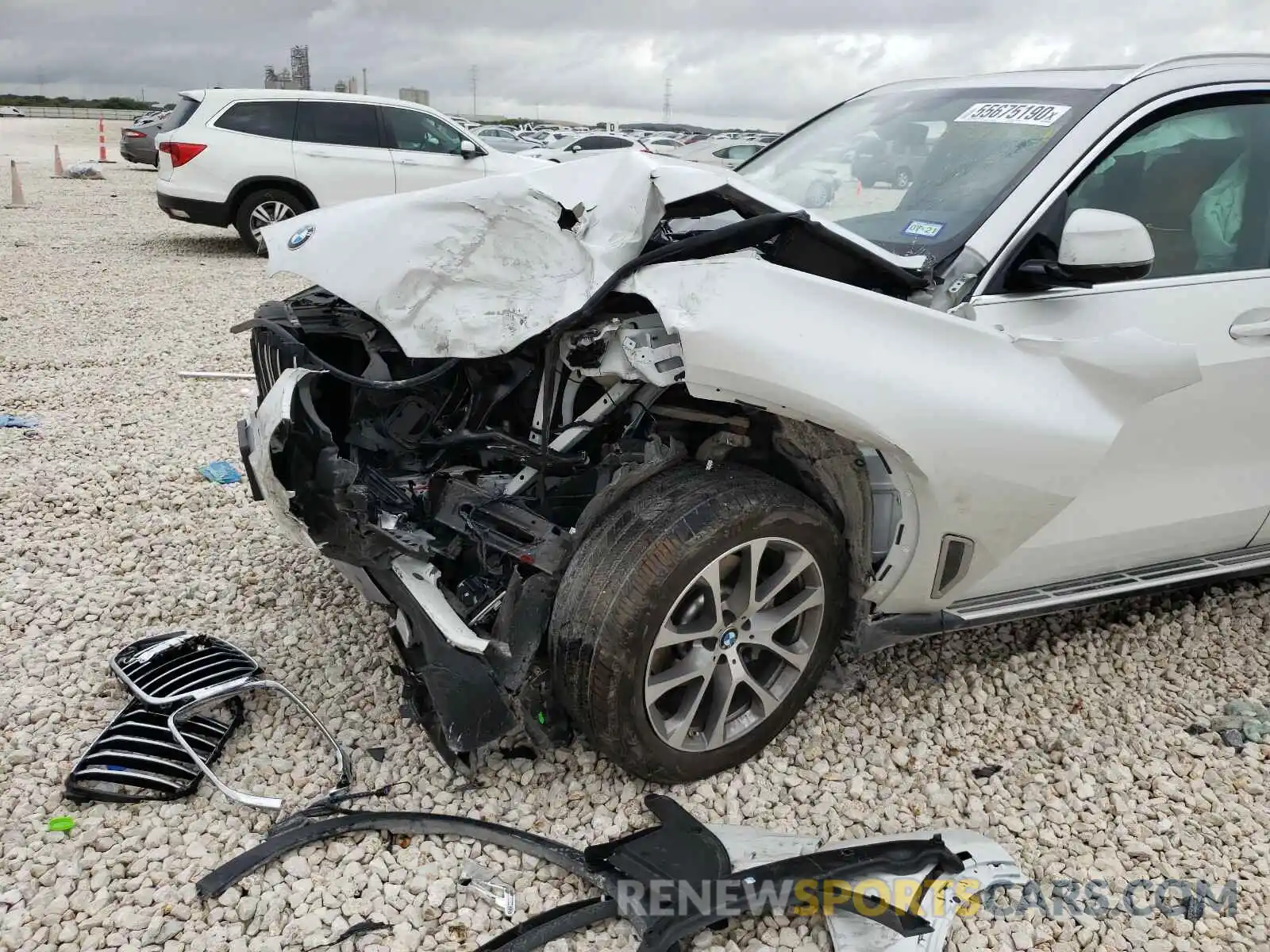 9 Photograph of a damaged car 5UXCR6C56KLK84229 BMW X5 2019