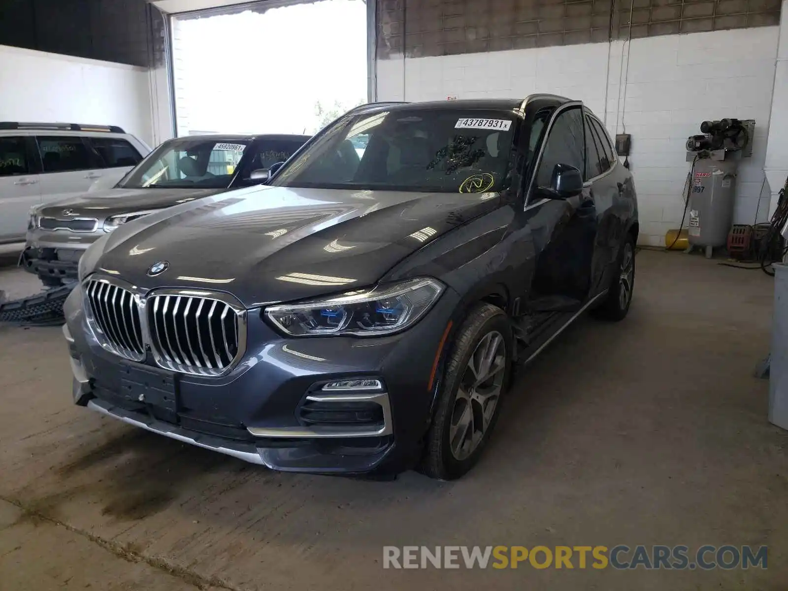 2 Photograph of a damaged car 5UXCR6C56KLL04625 BMW X5 2019