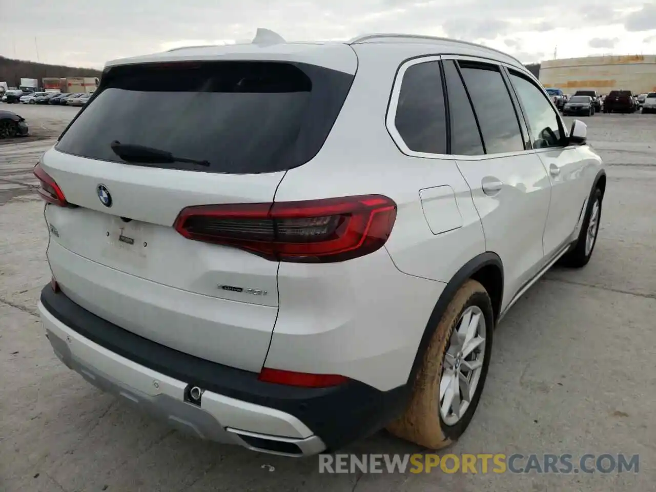 4 Photograph of a damaged car 5UXCR6C56KLL05399 BMW X5 2019