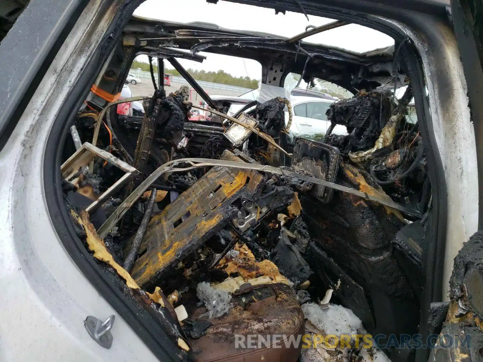 6 Photograph of a damaged car 5UXCR6C56KLL06391 BMW X5 2019