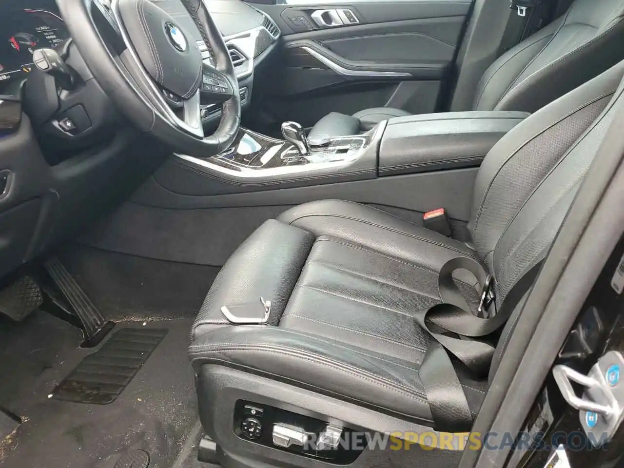 7 Photograph of a damaged car 5UXCR6C56KLL09095 BMW X5 2019