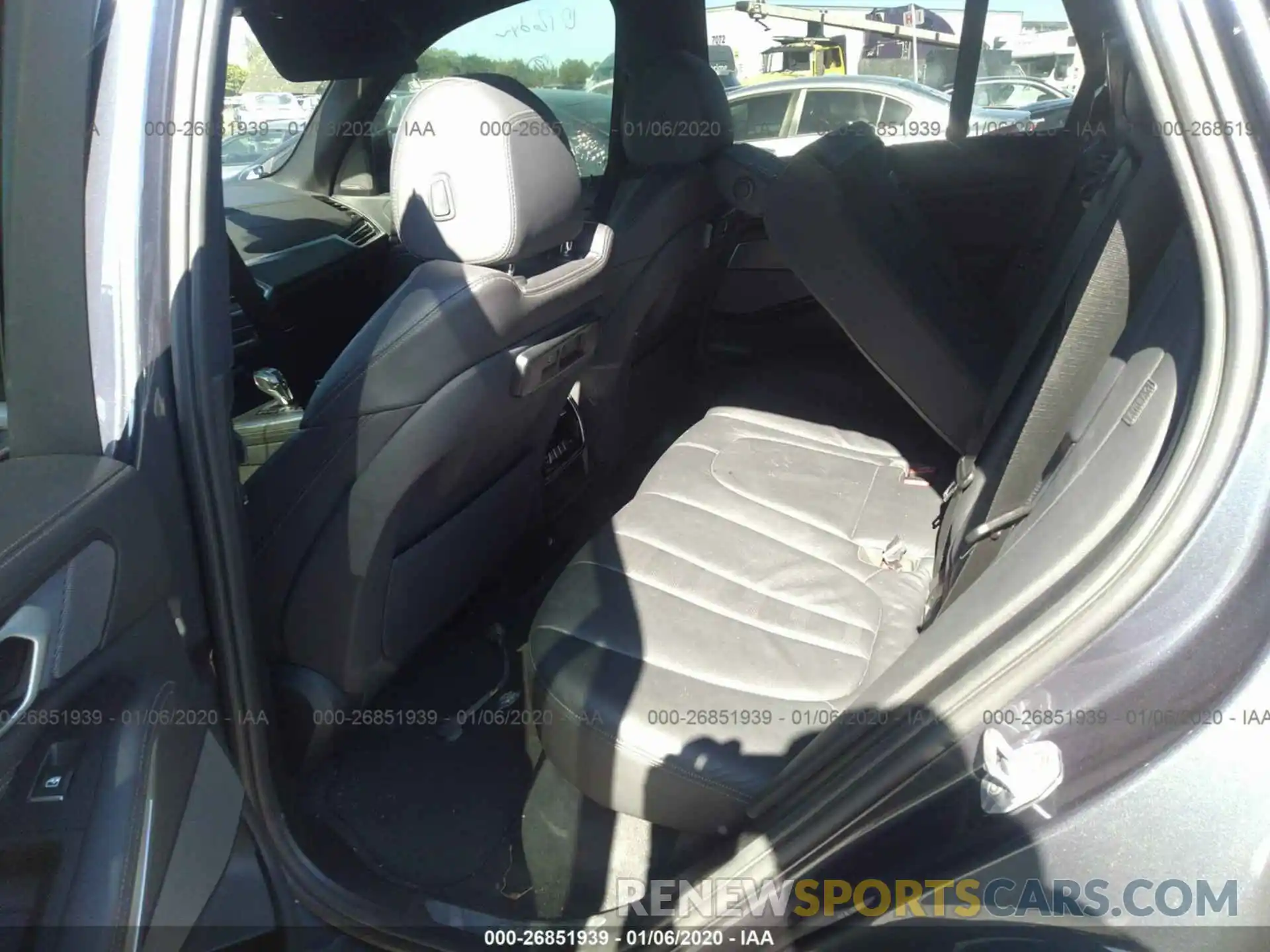 8 Photograph of a damaged car 5UXCR6C56KLL10120 BMW X5 2019