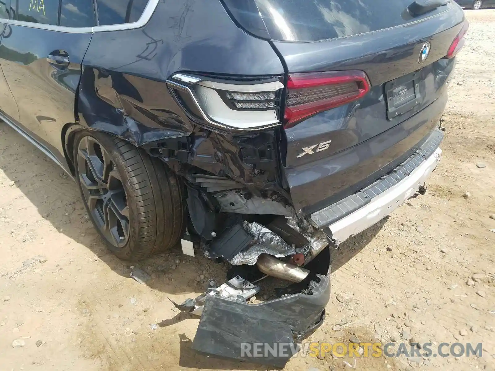 9 Photograph of a damaged car 5UXCR6C56KLL13115 BMW X5 2019