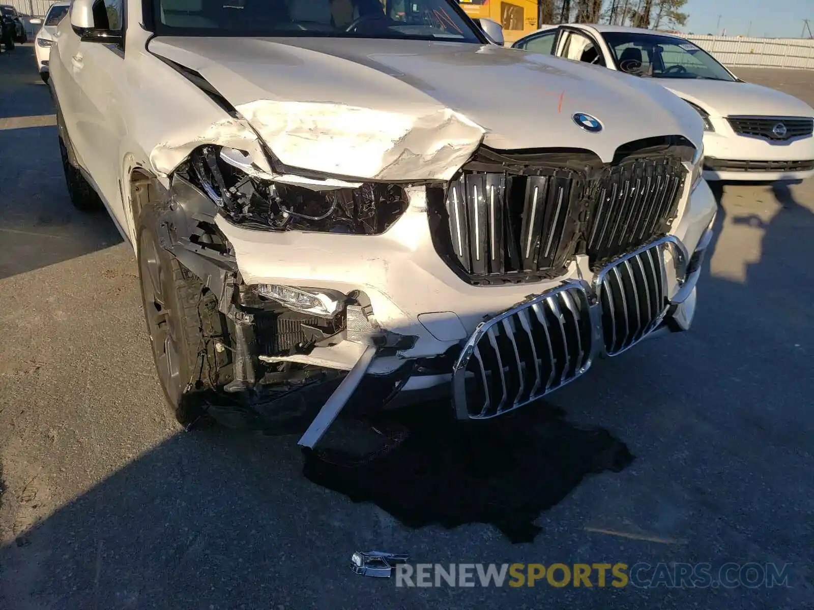 9 Photograph of a damaged car 5UXCR6C56KLL25782 BMW X5 2019