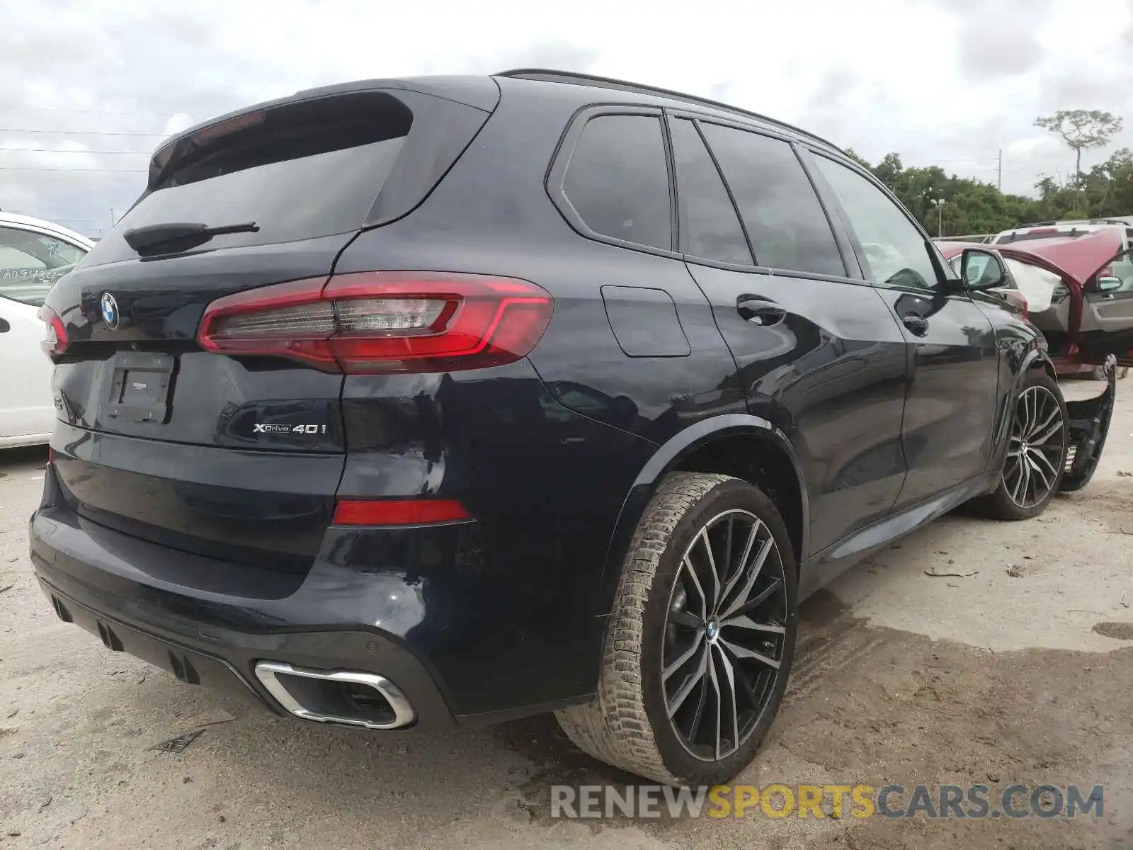 4 Photograph of a damaged car 5UXCR6C56KLL27144 BMW X5 2019