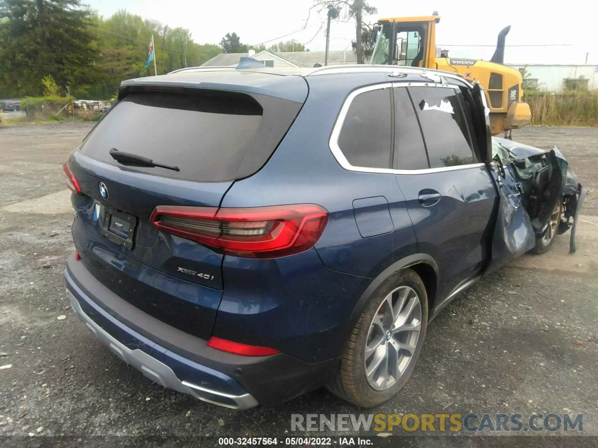 4 Photograph of a damaged car 5UXCR6C56KLL37429 BMW X5 2019