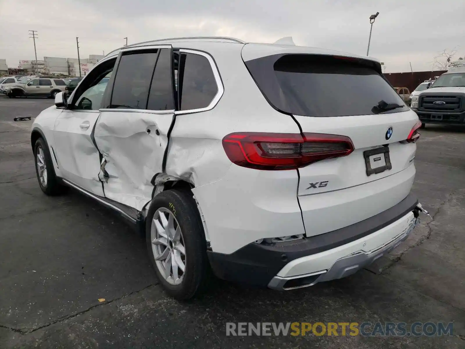 3 Photograph of a damaged car 5UXCR6C56KLL52142 BMW X5 2019