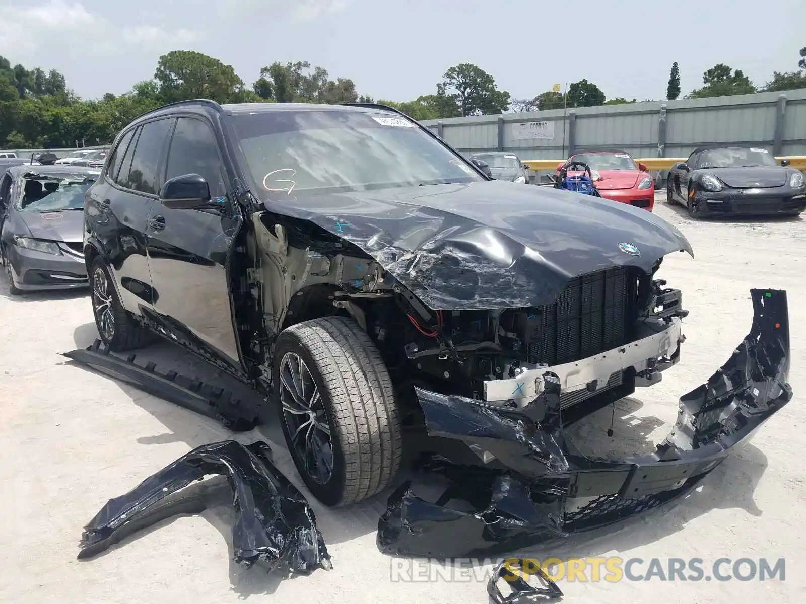 1 Фотография поврежденного автомобиля 5UXCR6C56KLL52383 BMW X5 2019