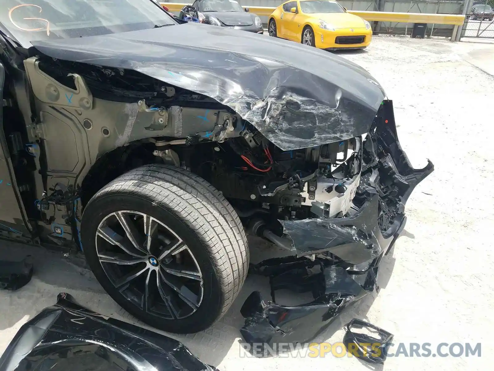 9 Photograph of a damaged car 5UXCR6C56KLL52383 BMW X5 2019
