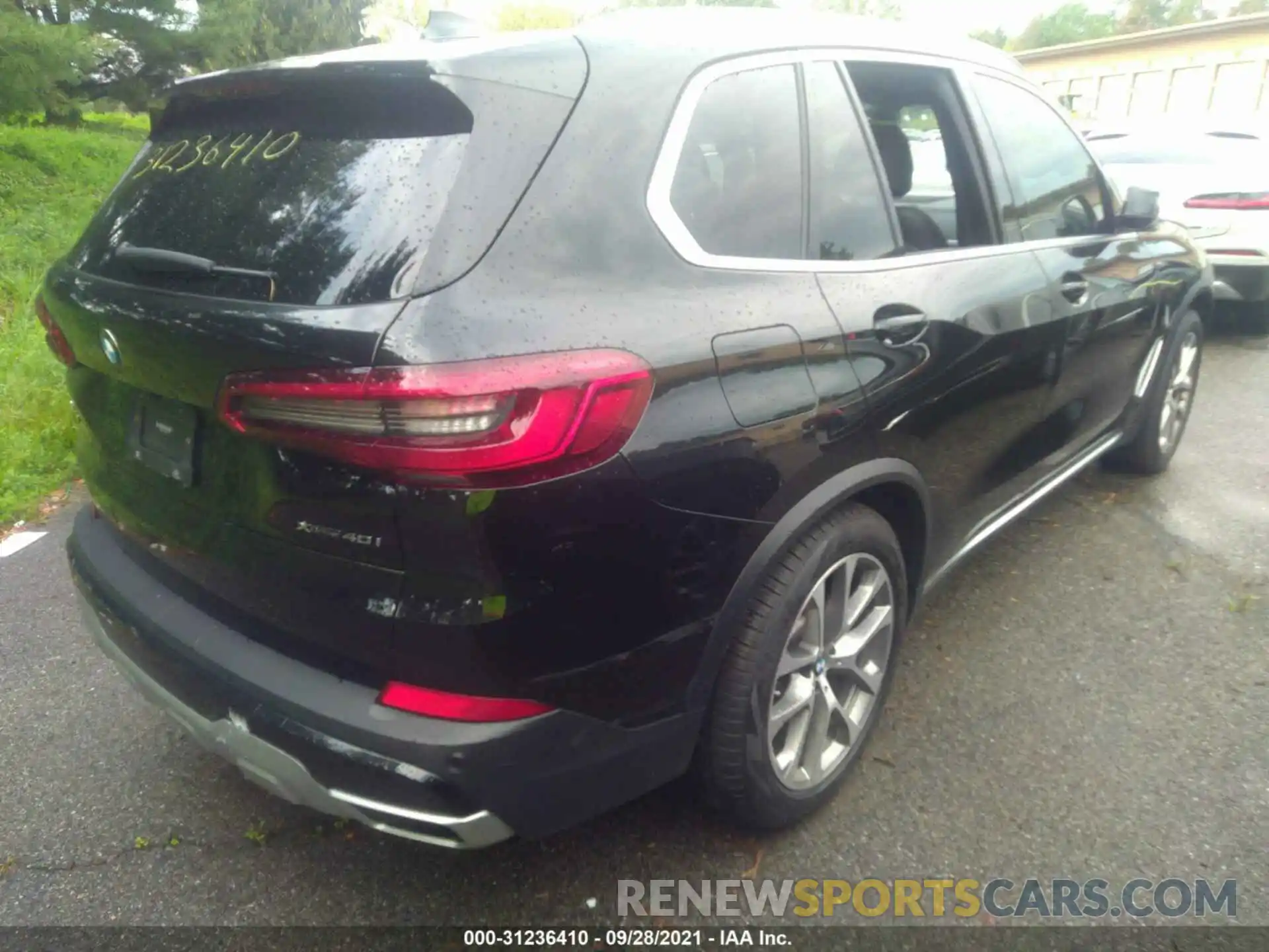 4 Photograph of a damaged car 5UXCR6C57KLK88306 BMW X5 2019