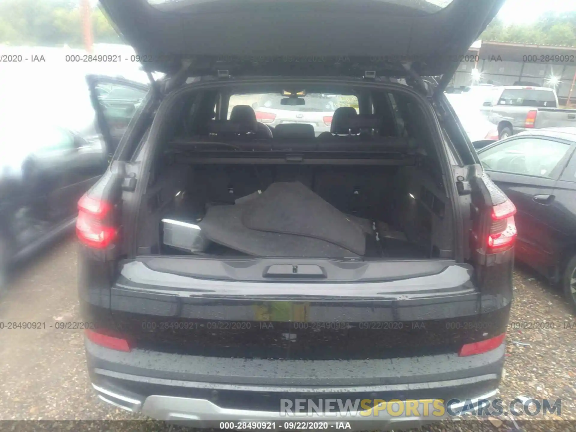 8 Photograph of a damaged car 5UXCR6C57KLL07985 BMW X5 2019