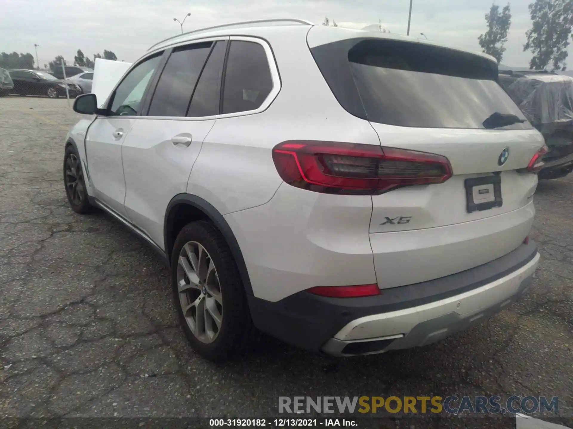 3 Photograph of a damaged car 5UXCR6C57KLL14595 BMW X5 2019