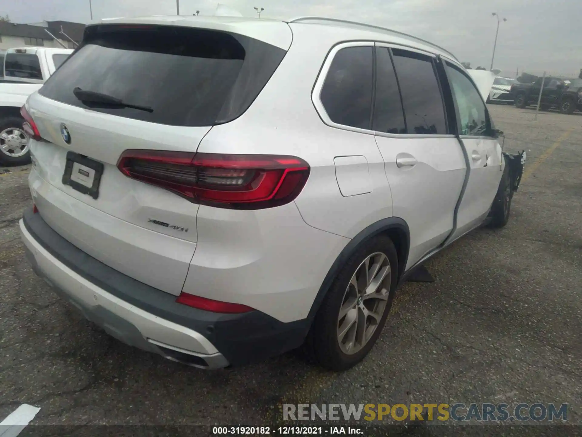 4 Photograph of a damaged car 5UXCR6C57KLL14595 BMW X5 2019