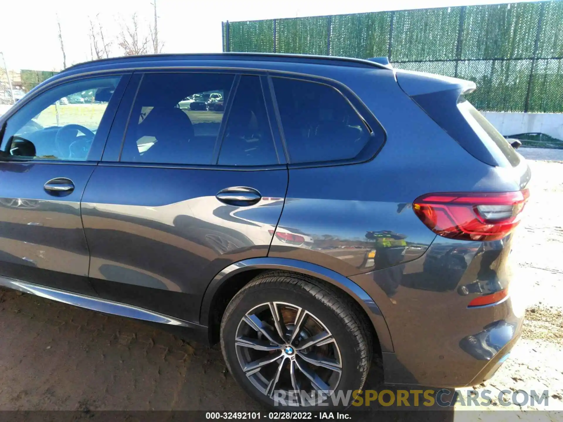 6 Photograph of a damaged car 5UXCR6C57KLL27668 BMW X5 2019