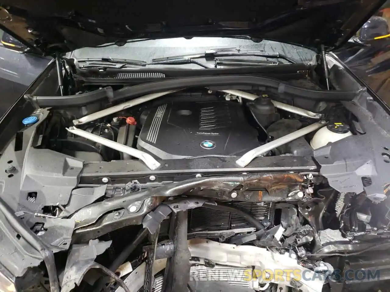 11 Фотография поврежденного автомобиля 5UXCR6C57KLL31364 BMW X5 2019