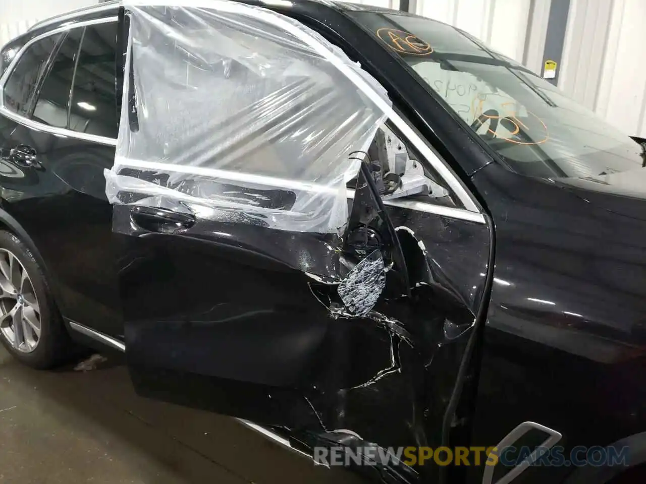 9 Photograph of a damaged car 5UXCR6C57KLL36922 BMW X5 2019