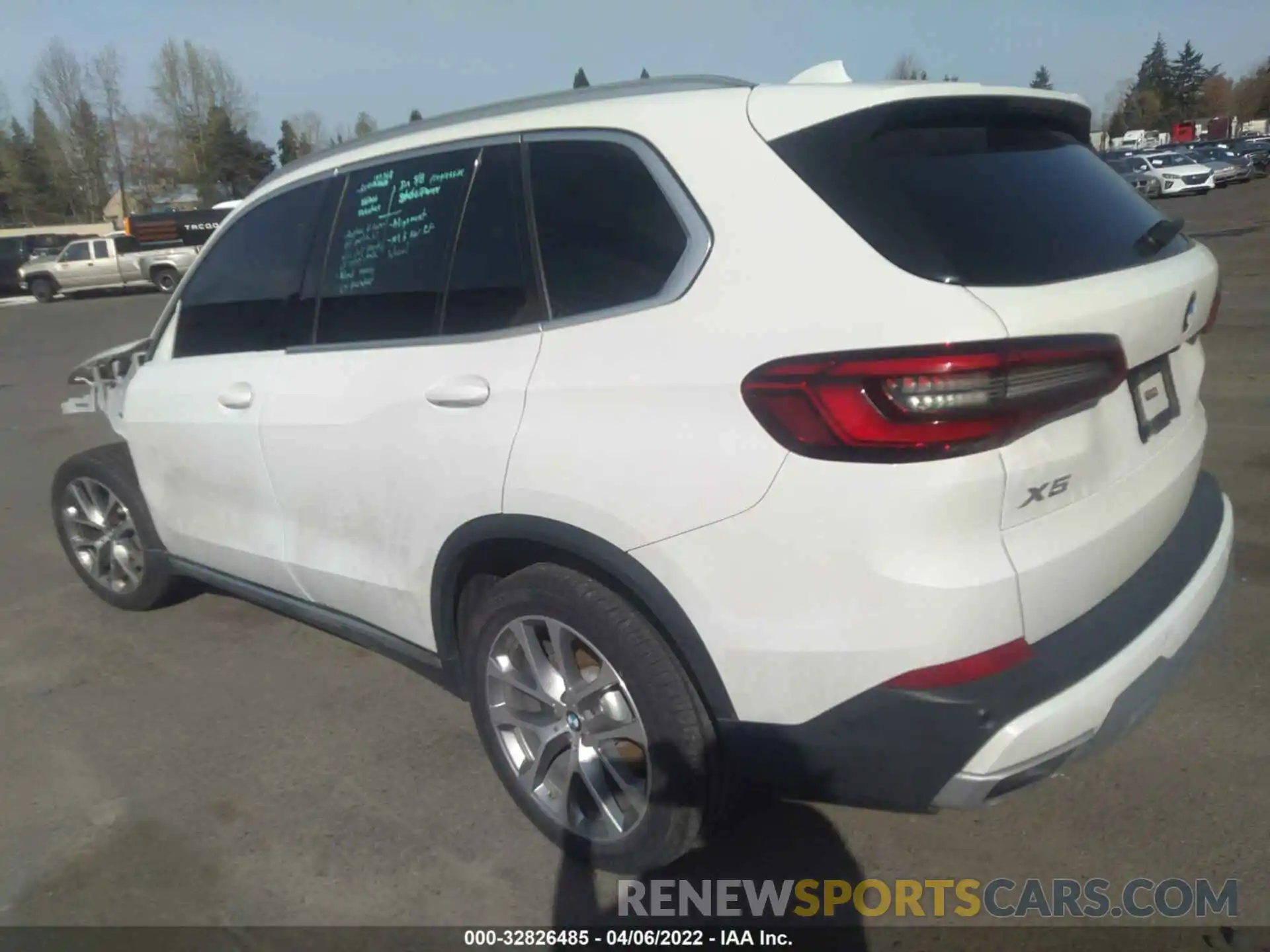 3 Фотография поврежденного автомобиля 5UXCR6C57KLL39609 BMW X5 2019