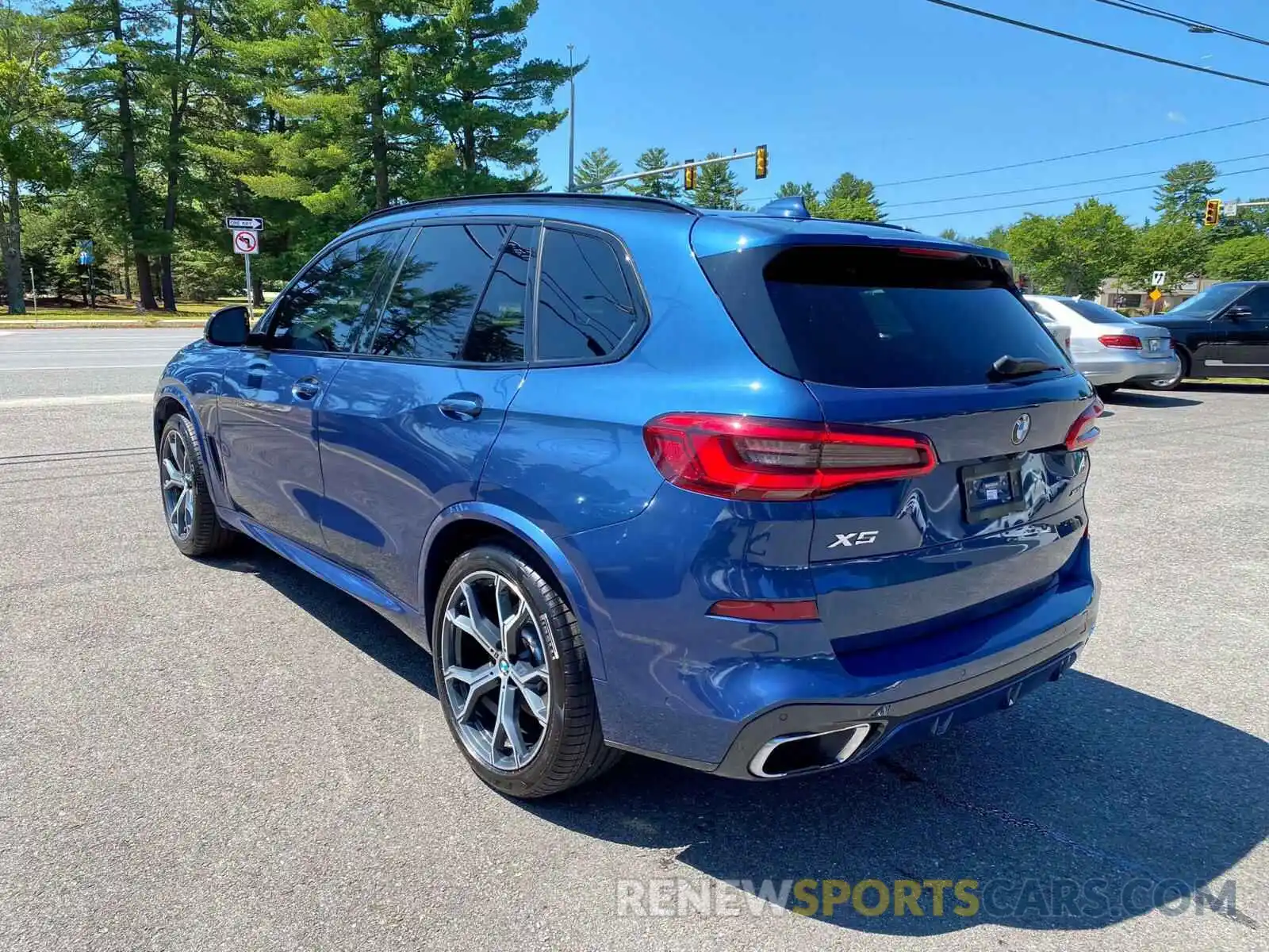 4 Photograph of a damaged car 5UXCR6C58KLK83244 BMW X5 2019