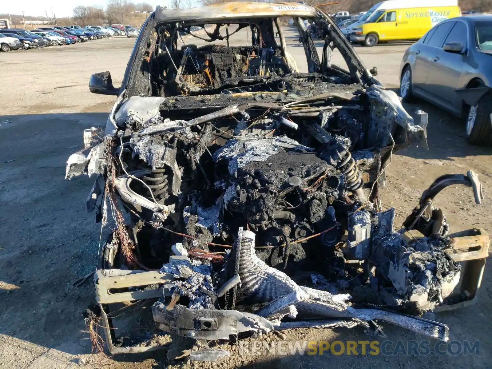 9 Photograph of a damaged car 5UXCR6C58KLL03265 BMW X5 2019