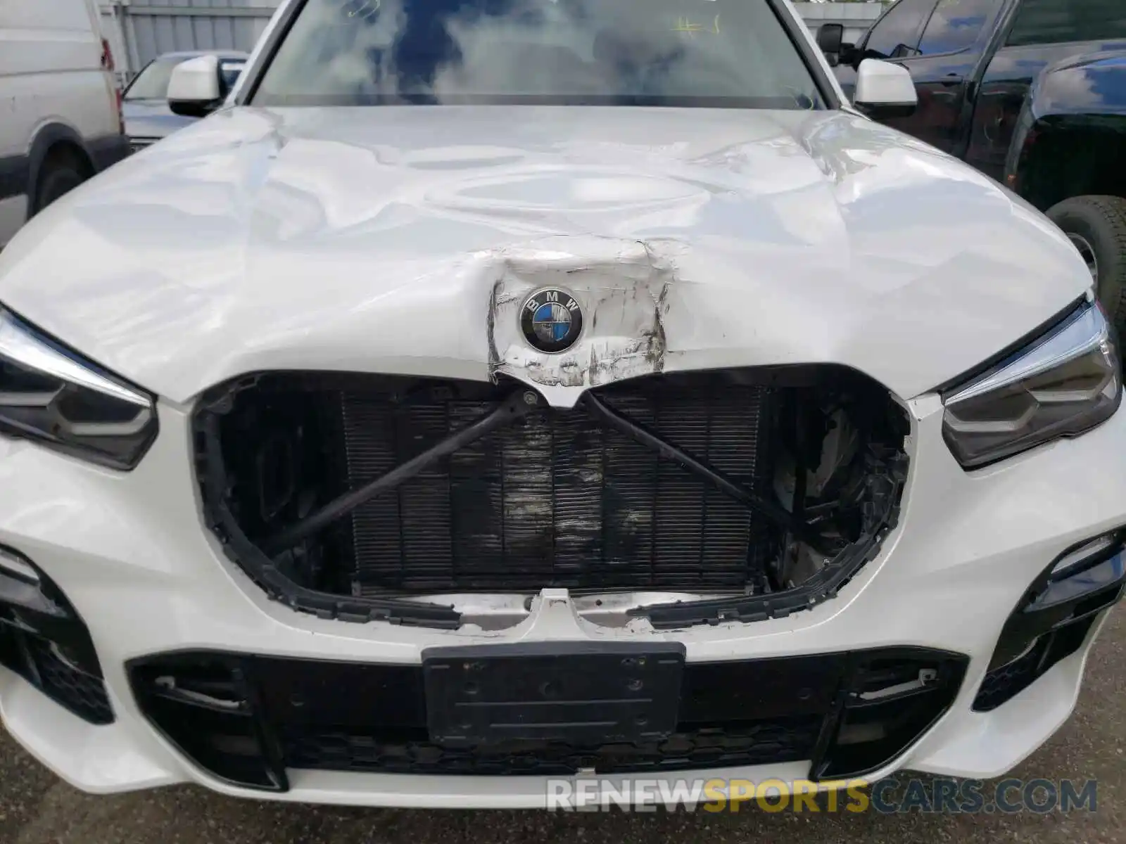 9 Photograph of a damaged car 5UXCR6C58KLL06280 BMW X5 2019