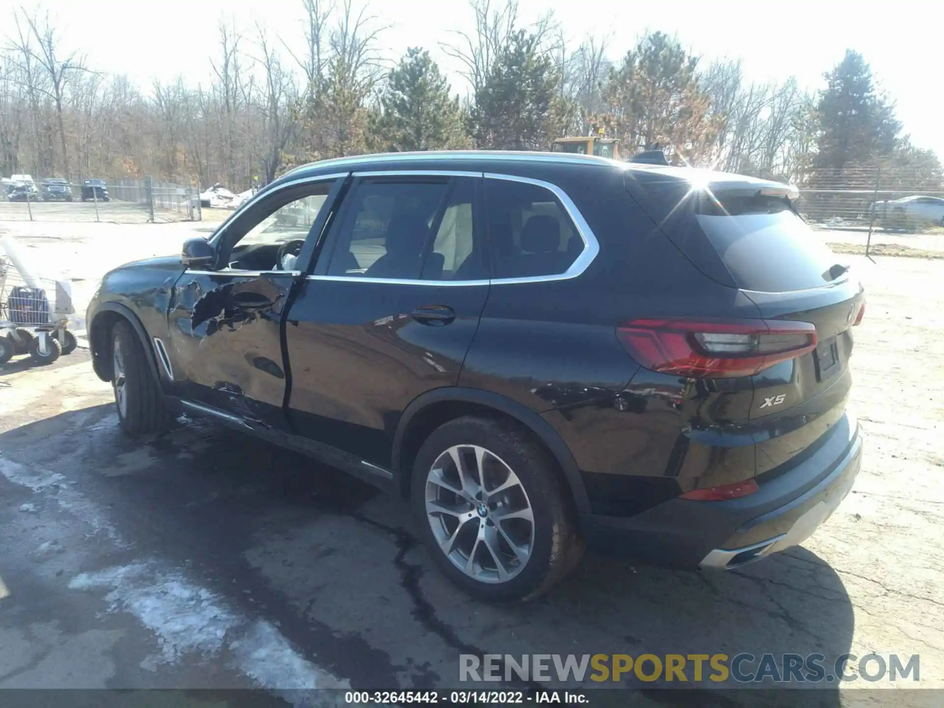 3 Photograph of a damaged car 5UXCR6C58KLL06408 BMW X5 2019