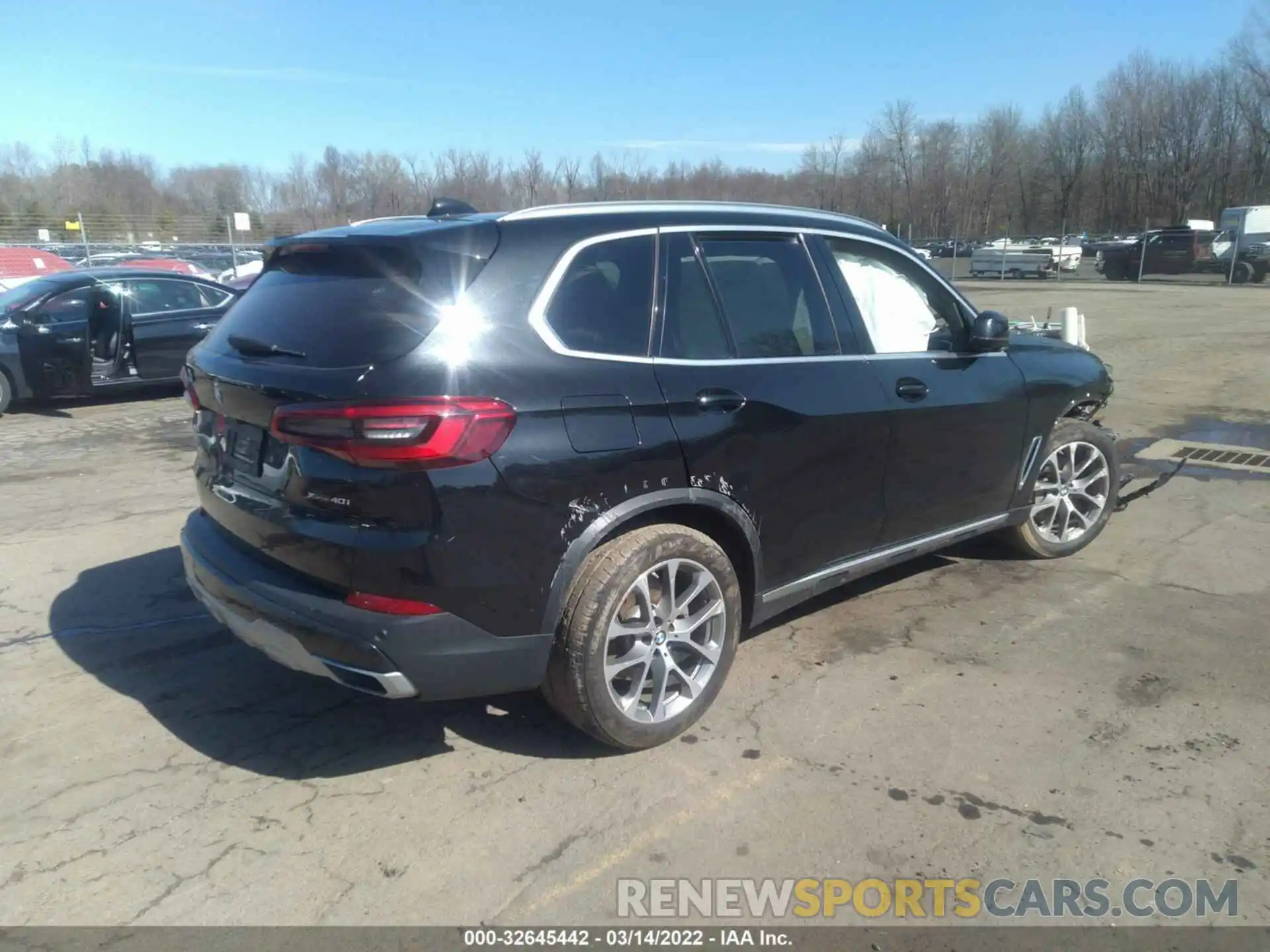 4 Photograph of a damaged car 5UXCR6C58KLL06408 BMW X5 2019