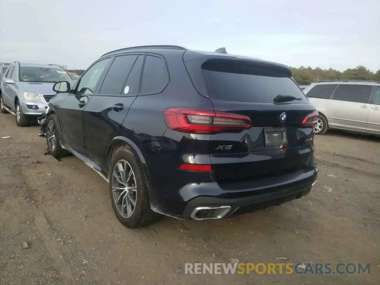 3 Photograph of a damaged car 5UXCR6C58KLL23192 BMW X5 2019