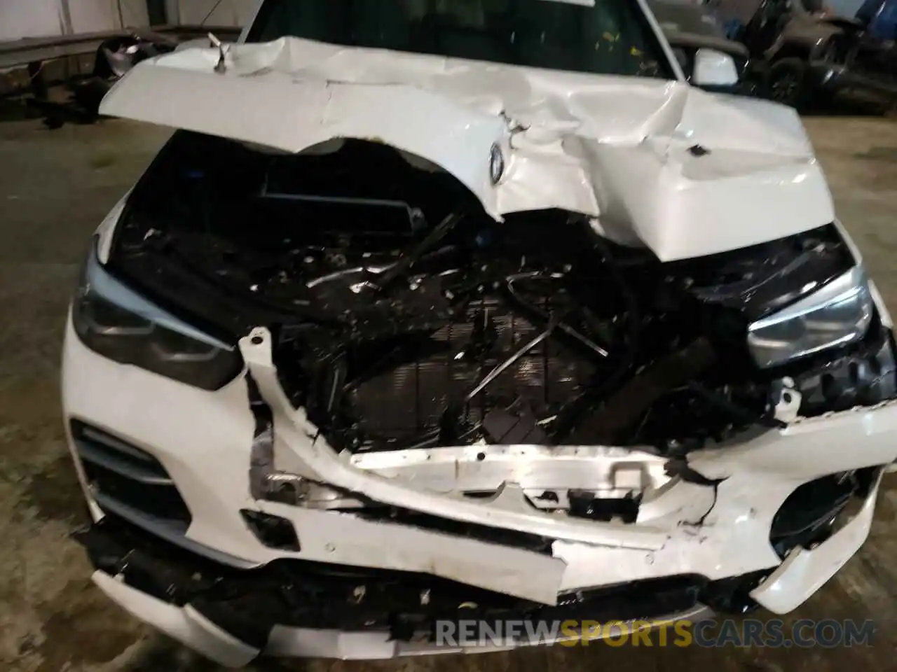 9 Photograph of a damaged car 5UXCR6C58KLL25749 BMW X5 2019