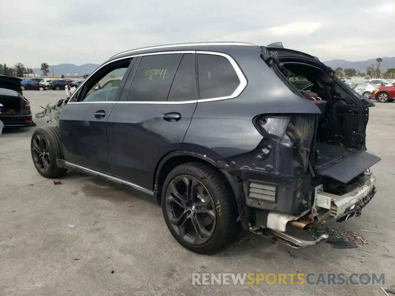 3 Photograph of a damaged car 5UXCR6C58KLL27081 BMW X5 2019