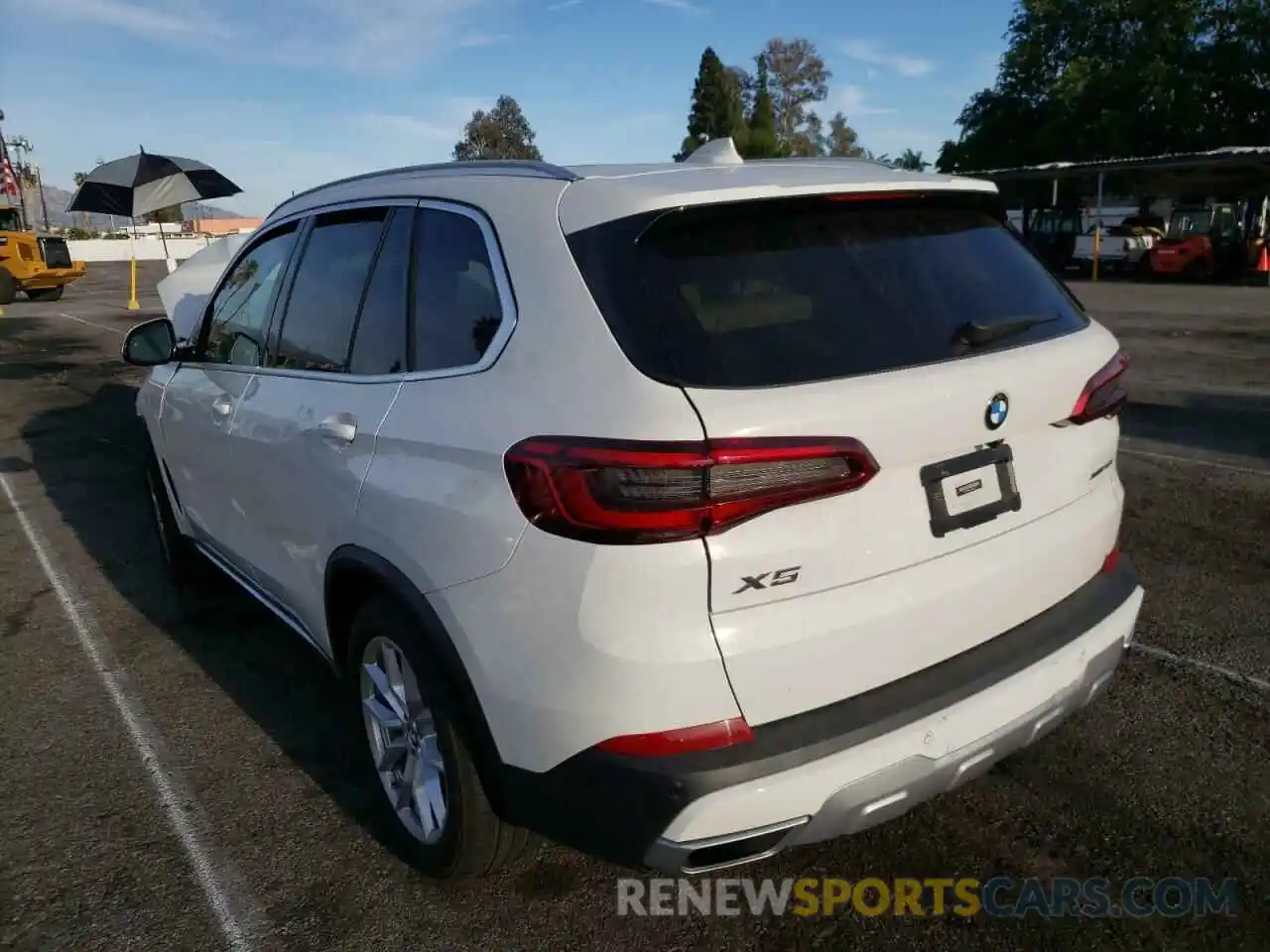 3 Photograph of a damaged car 5UXCR6C58KLL38520 BMW X5 2019