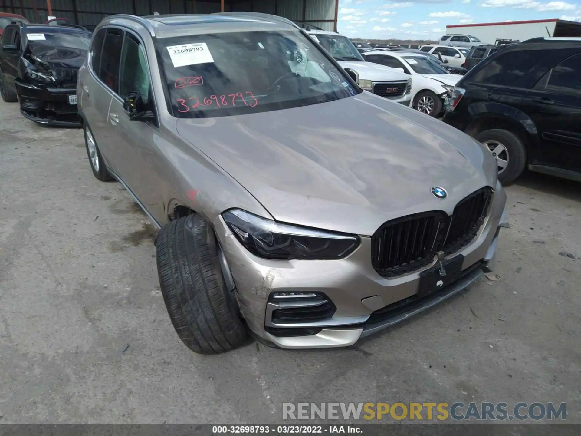 6 Photograph of a damaged car 5UXCR6C58KLL40901 BMW X5 2019