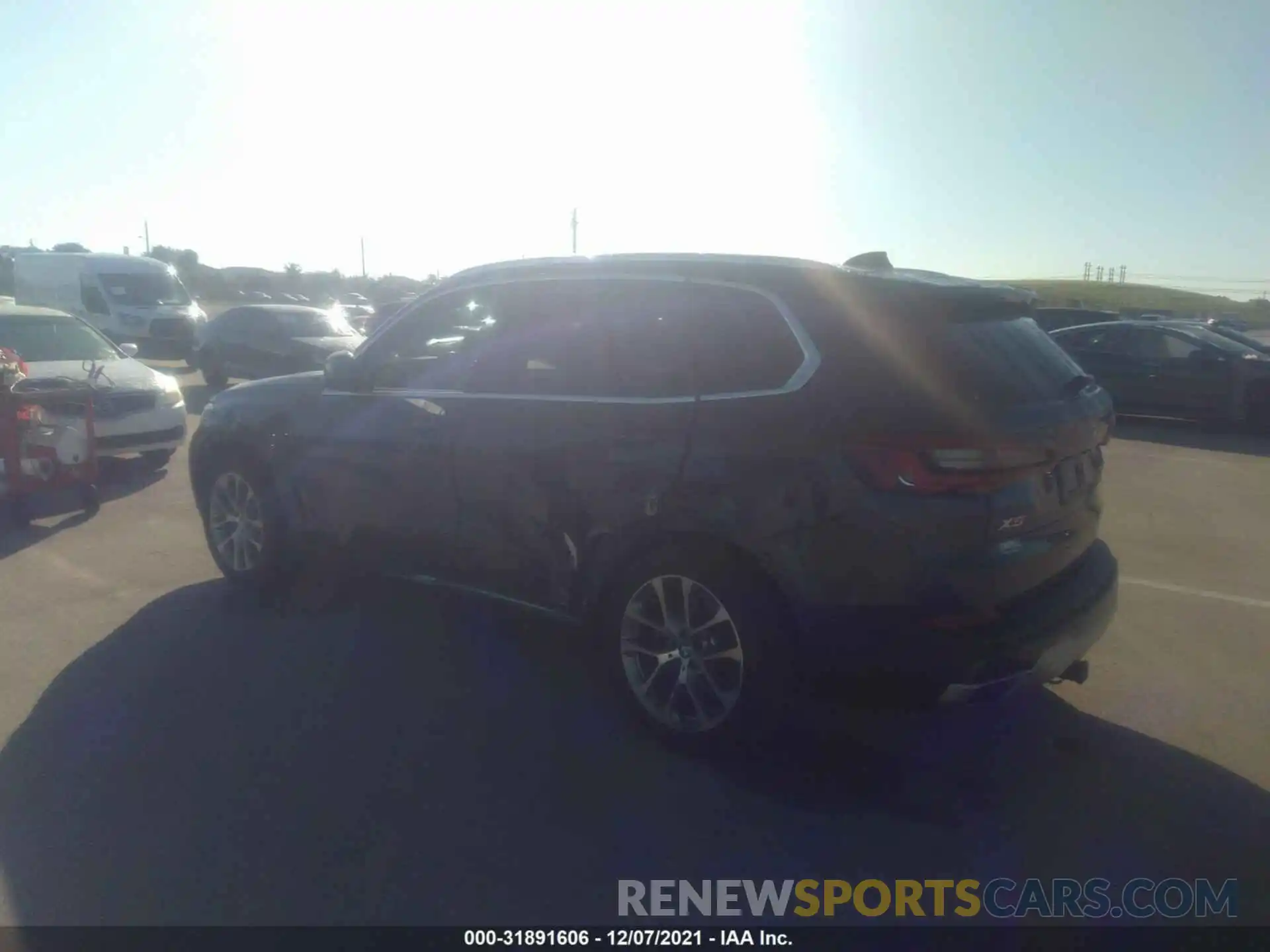 3 Photograph of a damaged car 5UXCR6C58KLL60453 BMW X5 2019