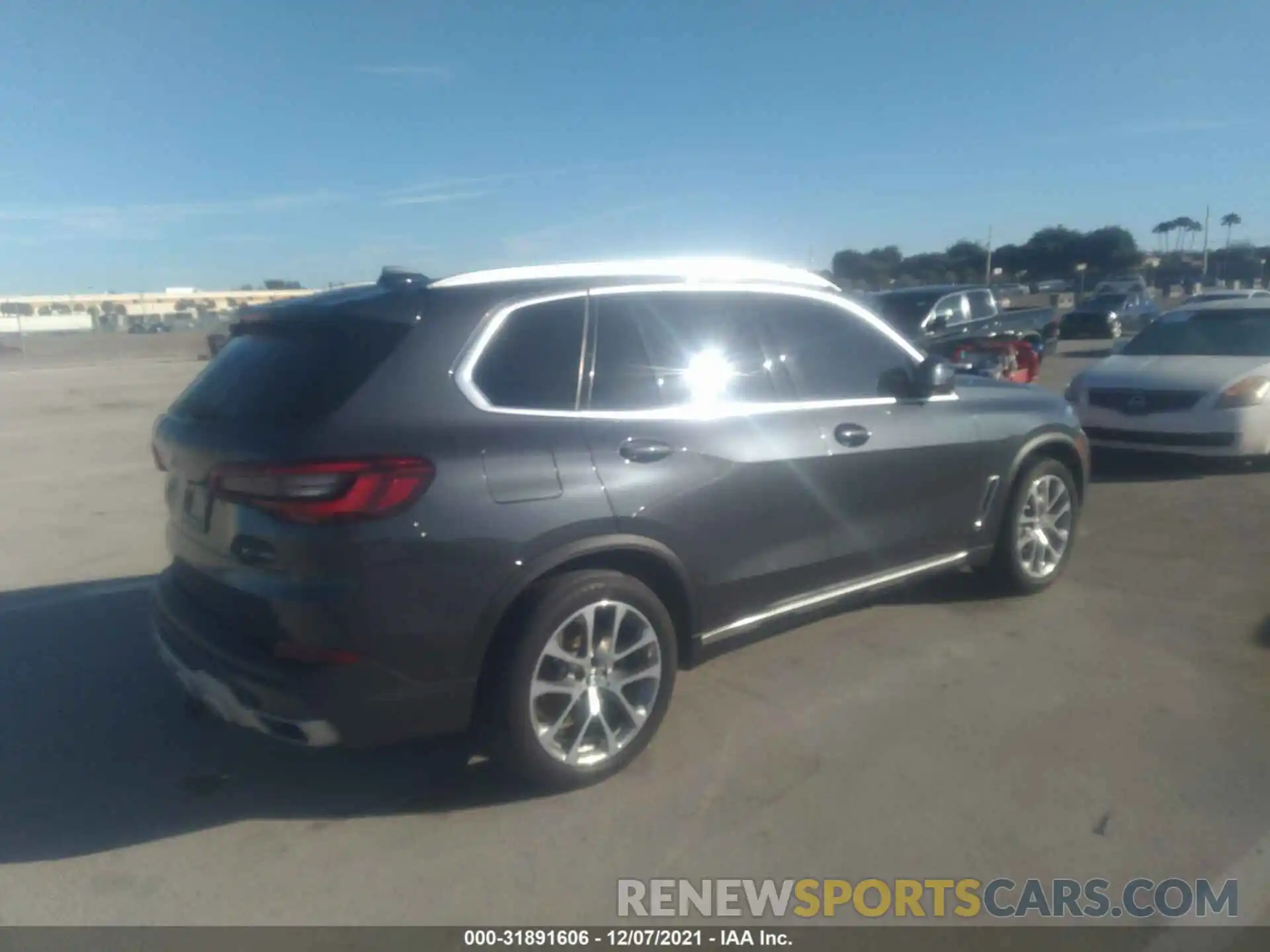 4 Photograph of a damaged car 5UXCR6C58KLL60453 BMW X5 2019