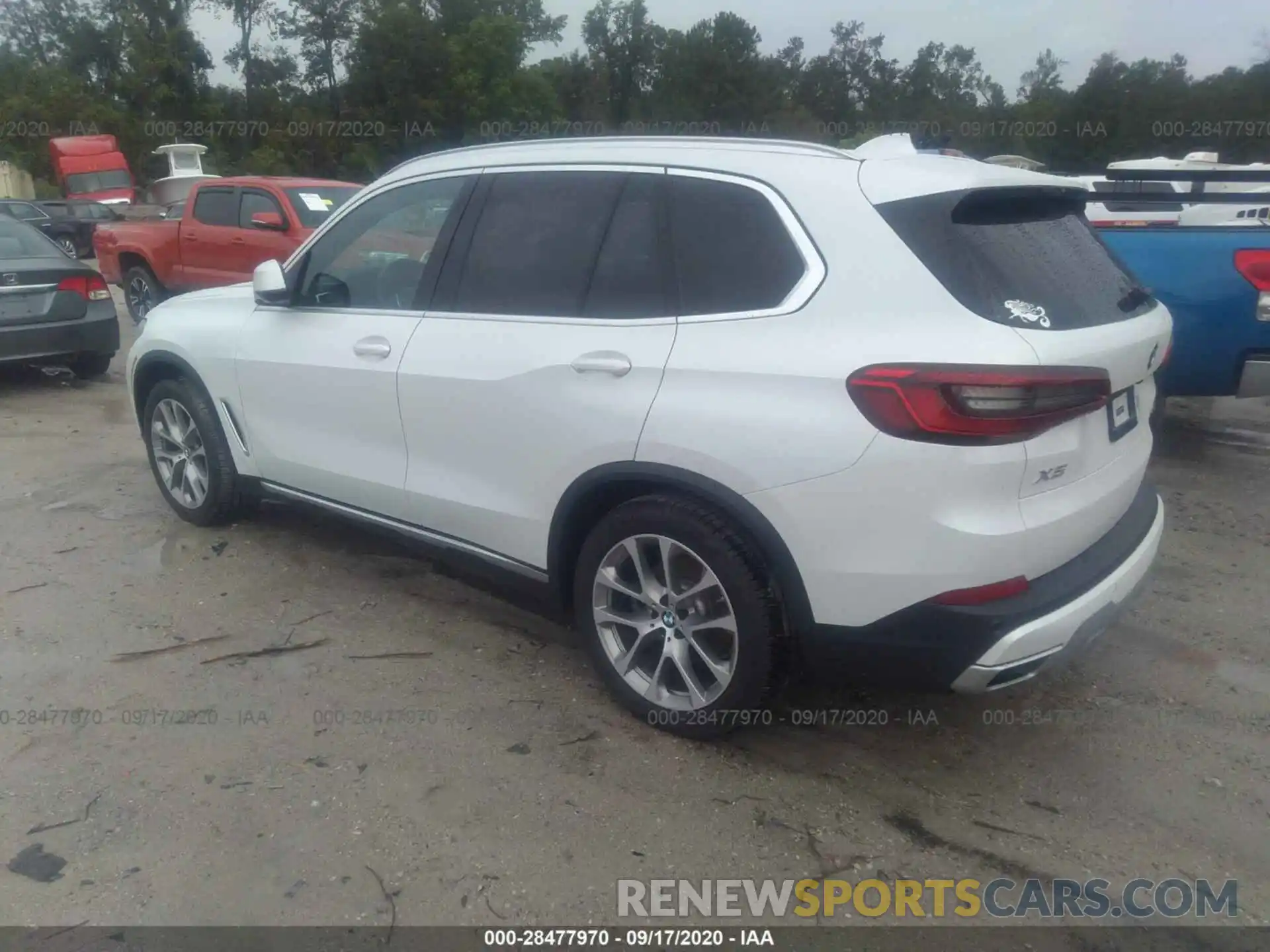 3 Photograph of a damaged car 5UXCR6C58KLL61909 BMW X5 2019