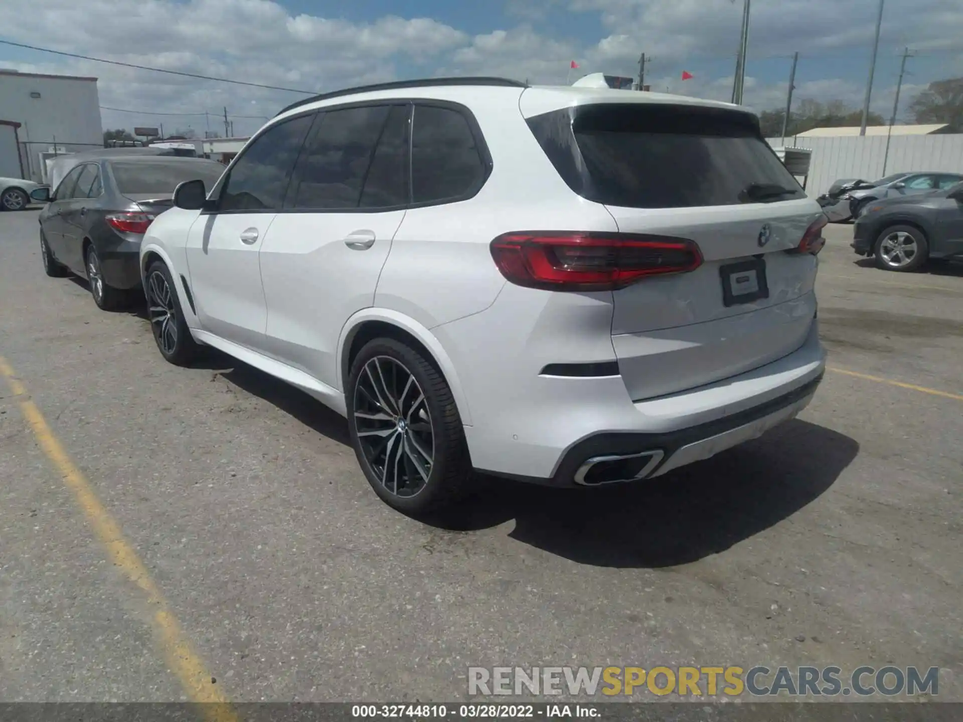 3 Фотография поврежденного автомобиля 5UXCR6C59KLL22410 BMW X5 2019